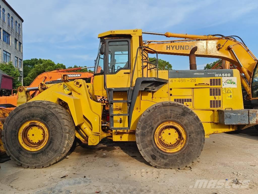 Komatsu WA 500 Kolesni nakladalci