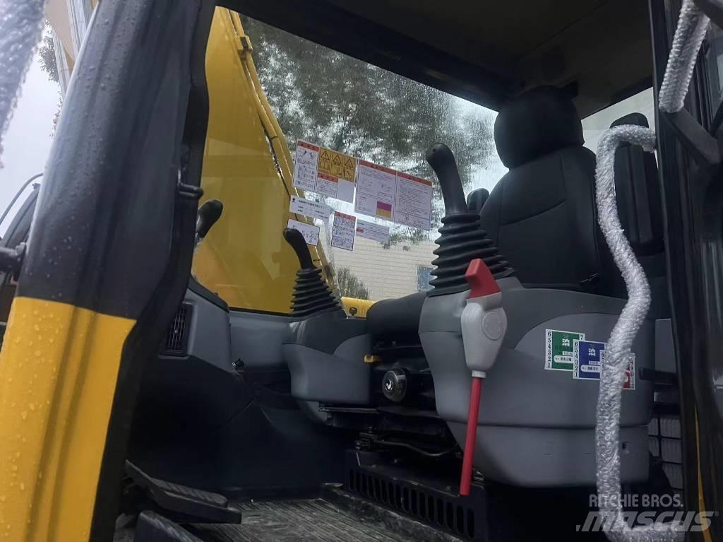 Komatsu PC 130 Midi bagri 7t – 12t