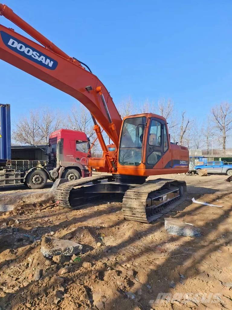 Doosan DH225LC-7 Bagri goseničarji