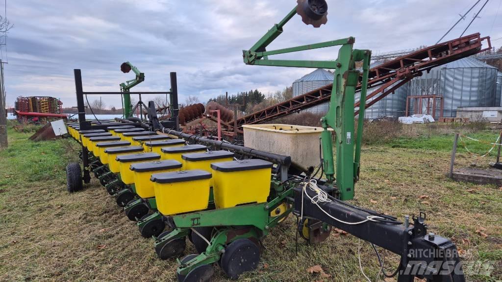 John Deere 1760 Sadilniki