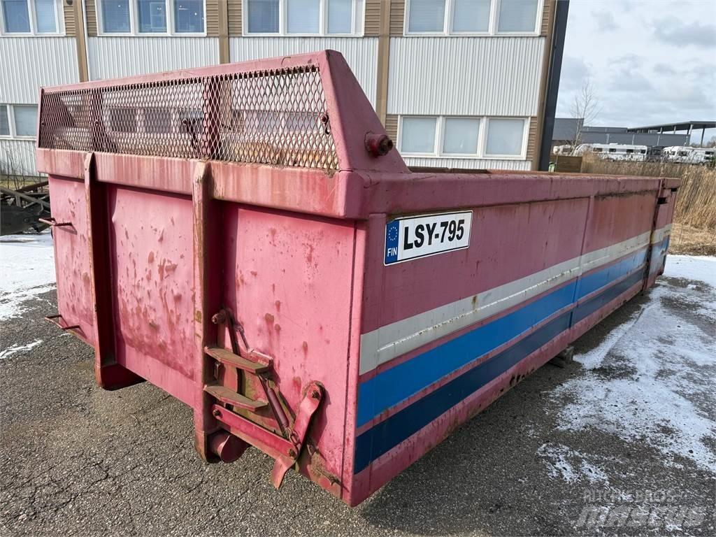 Sisu R500 8X2 Razstavljivi tovornjaki z žičnimi dvigali