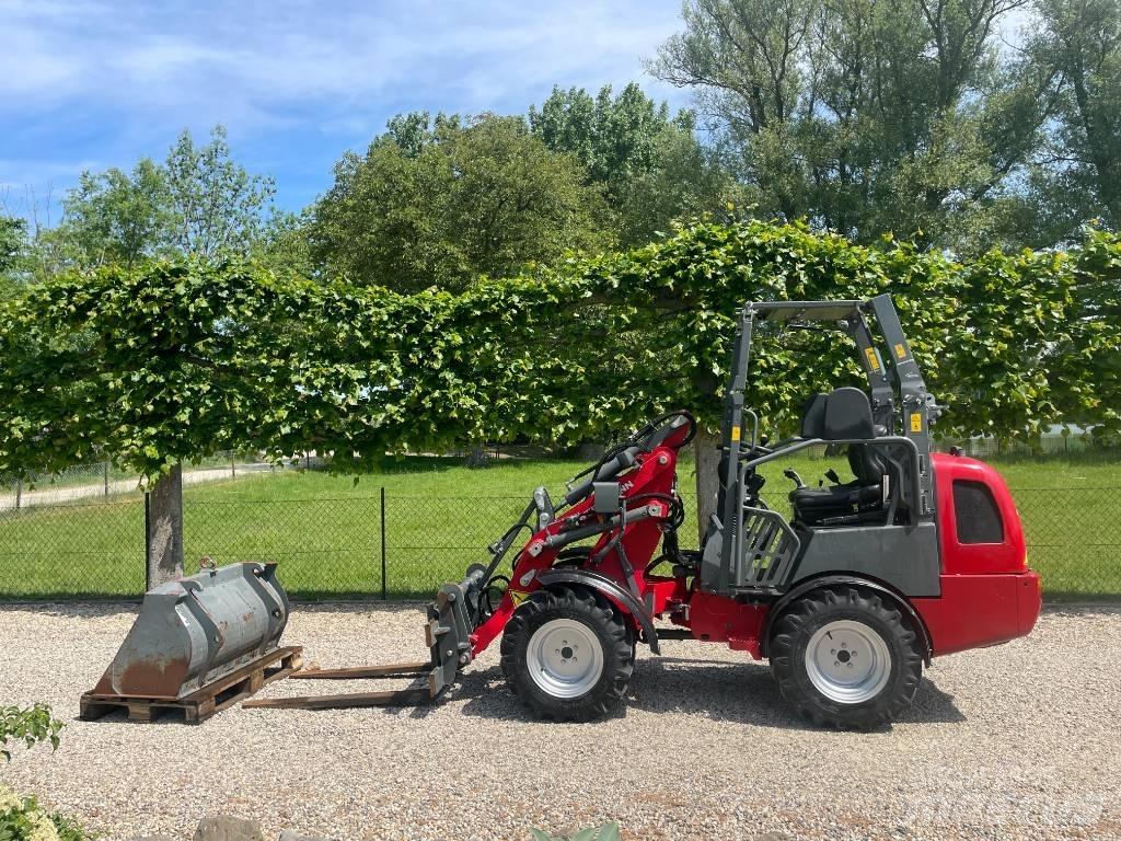 Weidemann 1260 Kolesni nakladalci