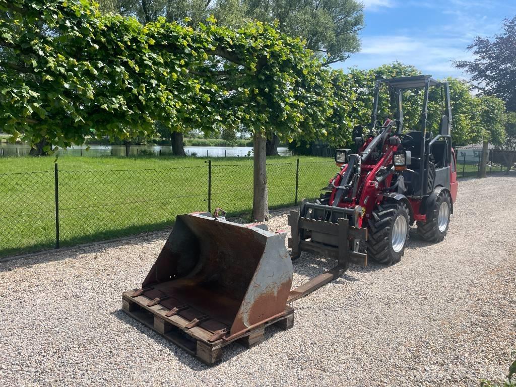 Weidemann 1260 Kolesni nakladalci