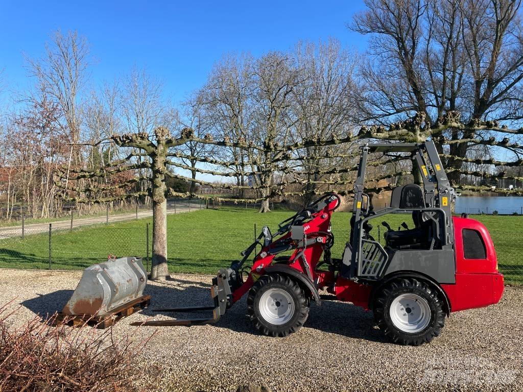 Weidemann 1260 Kolesni nakladalci