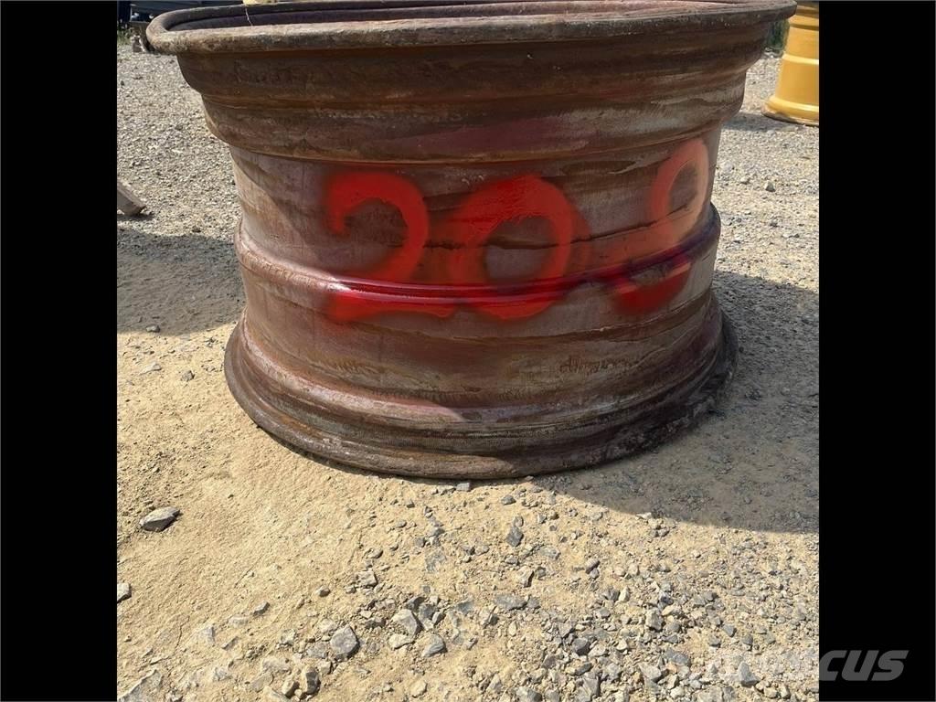 Komatsu 941 24x34 Gume, kolesa in platišča