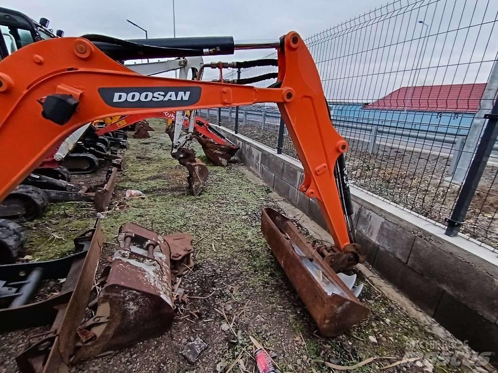 Doosan DX 19 Mini bagri <7t