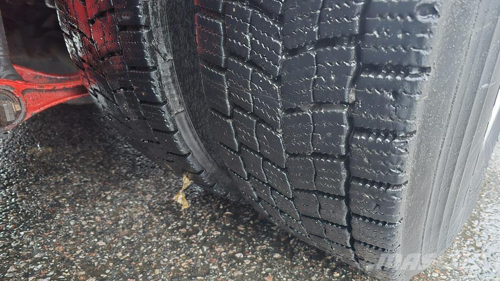 Volvo FH Tovornjaki z žerjavom