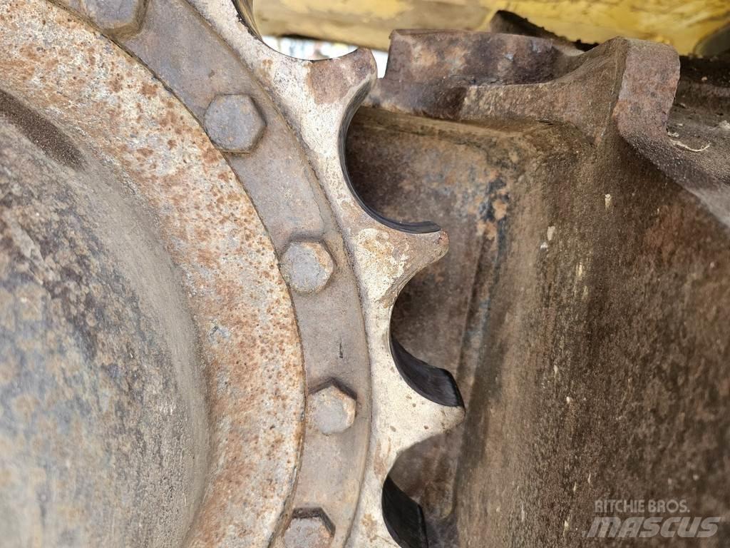 Komatsu PC210LC-8 Bagri goseničarji