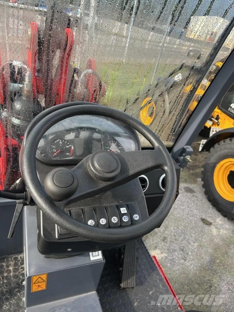 Flexitrac 1248 Cab Večnamenski nakladalci