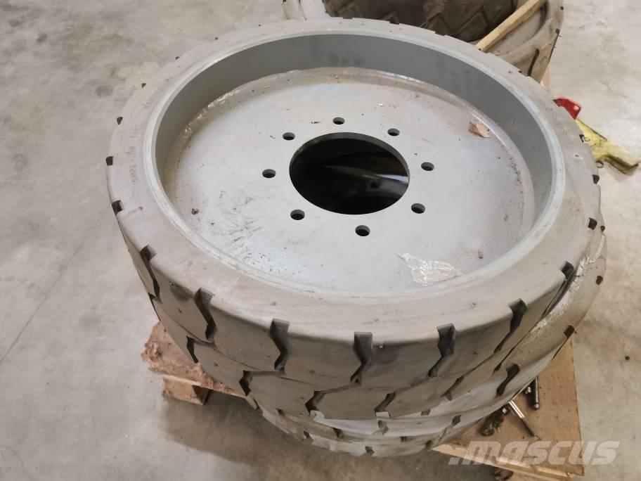 JLG E 300 AJP Gume, kolesa in platišča