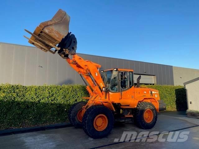 Doosan DL 200 Kolesni nakladalci