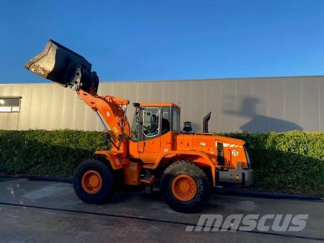 Doosan DL 200 Kolesni nakladalci