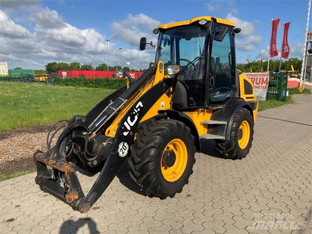 JCB 409 Kolesni nakladalci