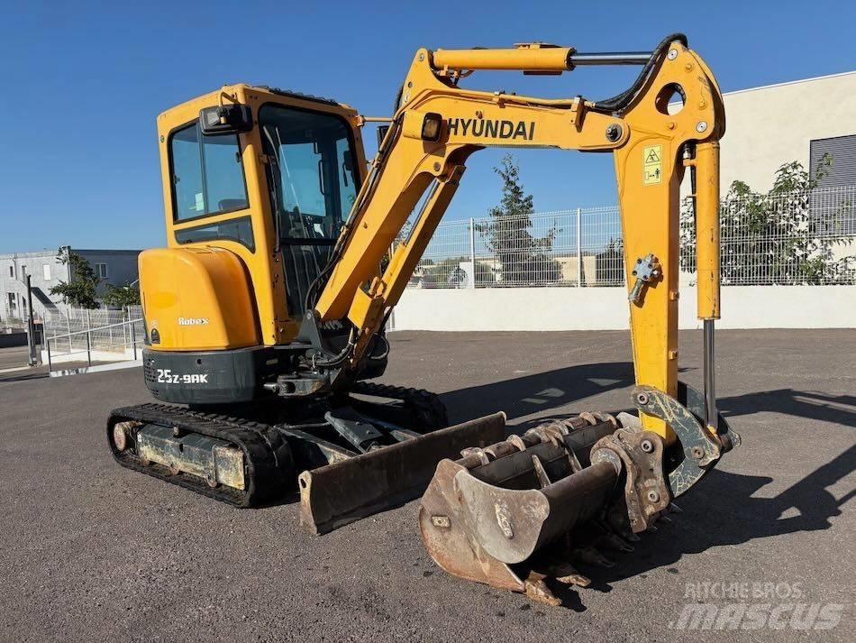 Hyundai R25Z-9 AK Mini bagri <7t