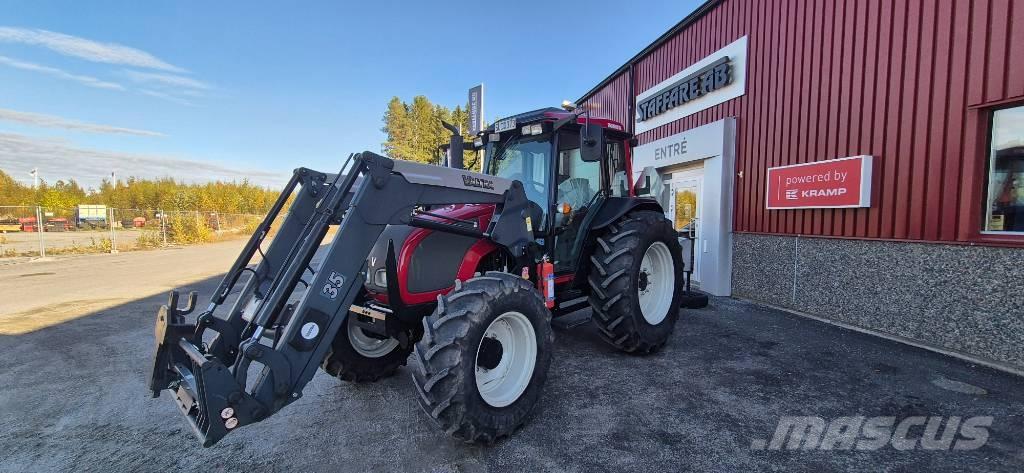 Valtra A 72 Traktorji