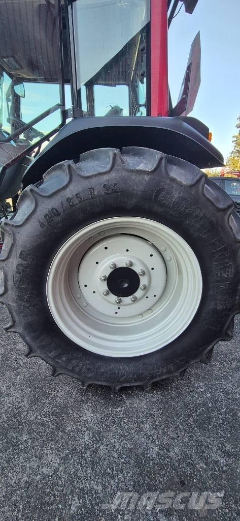 Valtra A 72 Traktorji