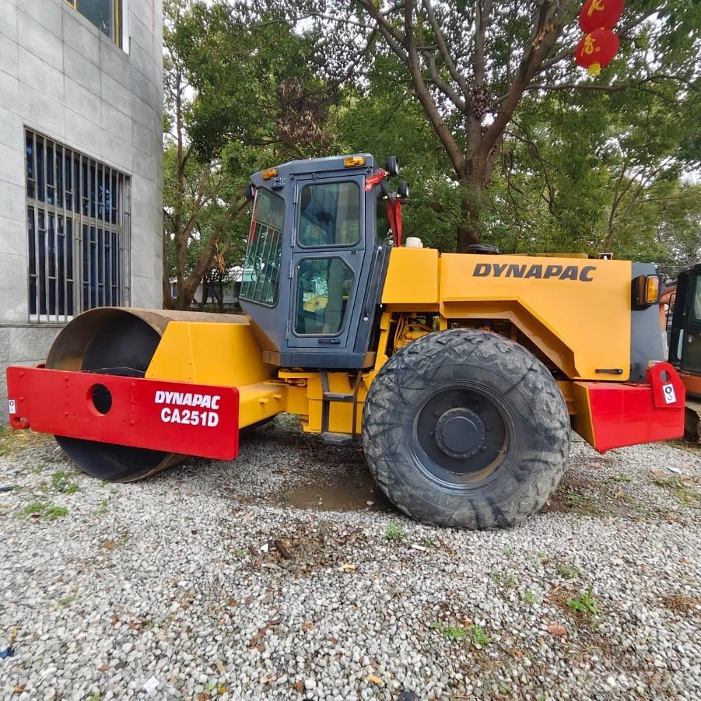 Dynapac CA251D Enojni valjarji