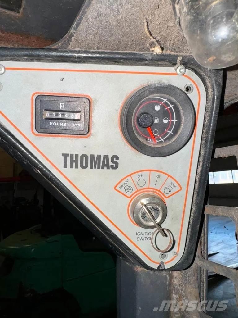 Thomas T153 Skid steer mini nakladalci