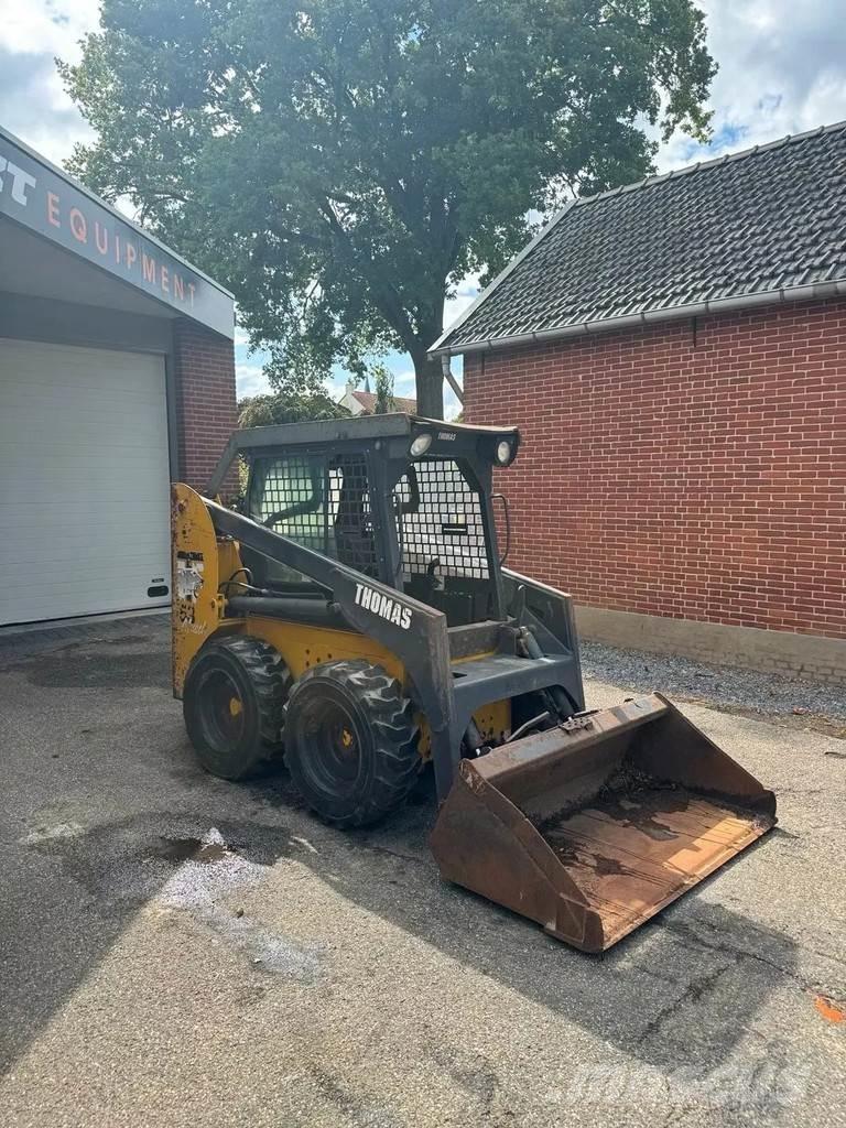 Thomas T153 Skid steer mini nakladalci