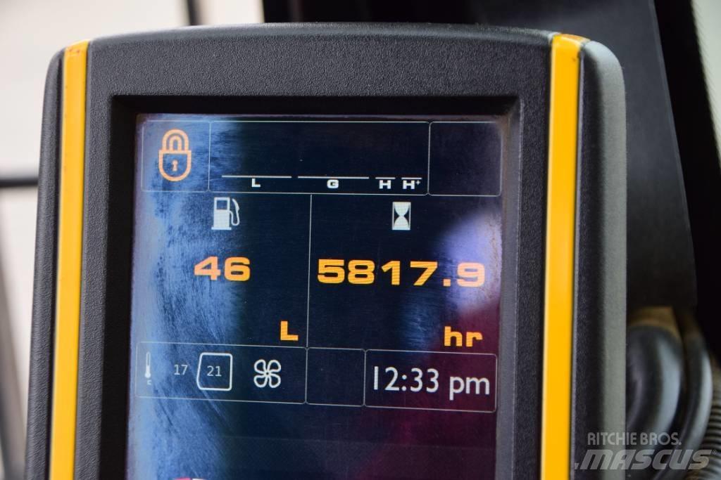 JCB JS131LC PLUS Bagri goseničarji