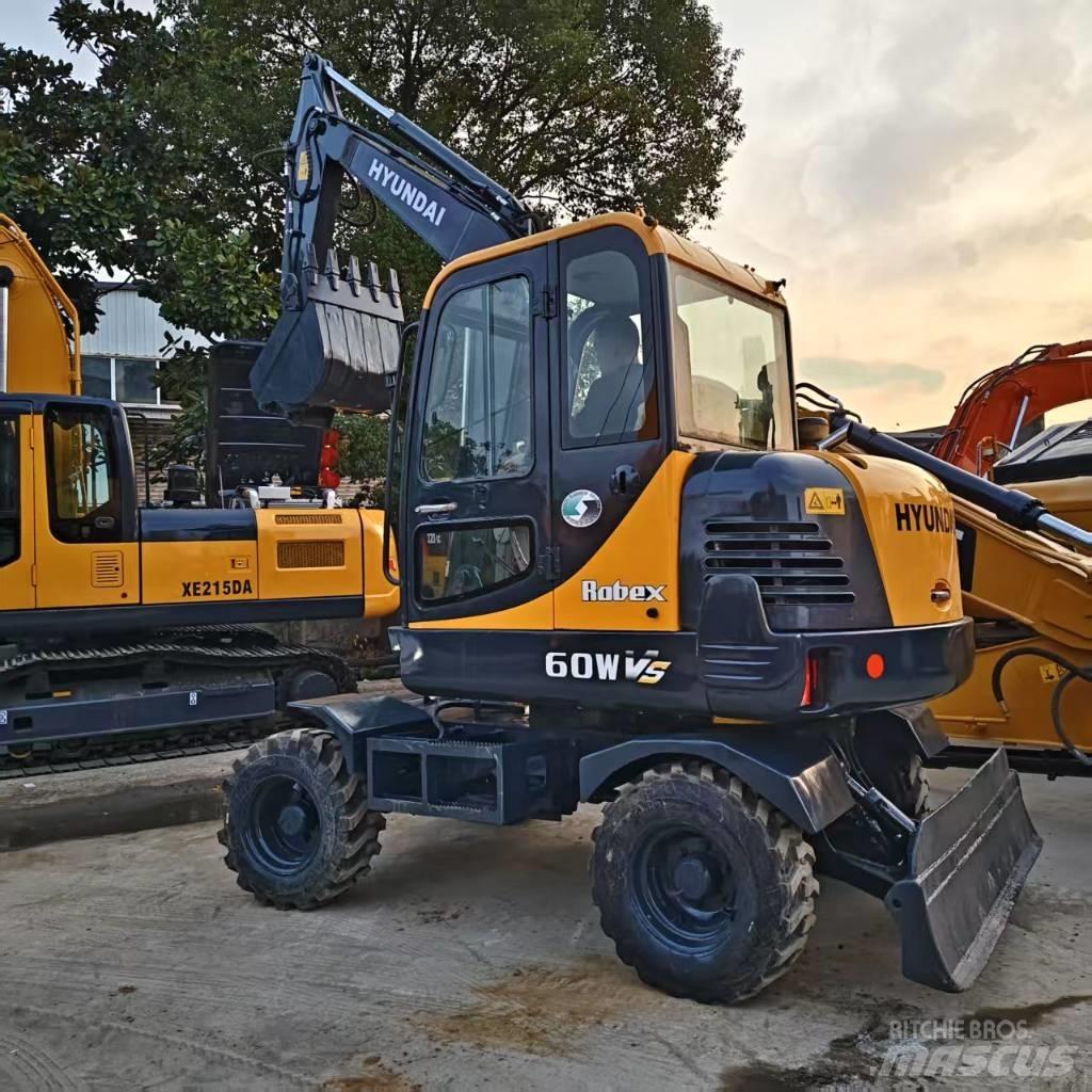 Hyundai 60 W Bagri na kolesih