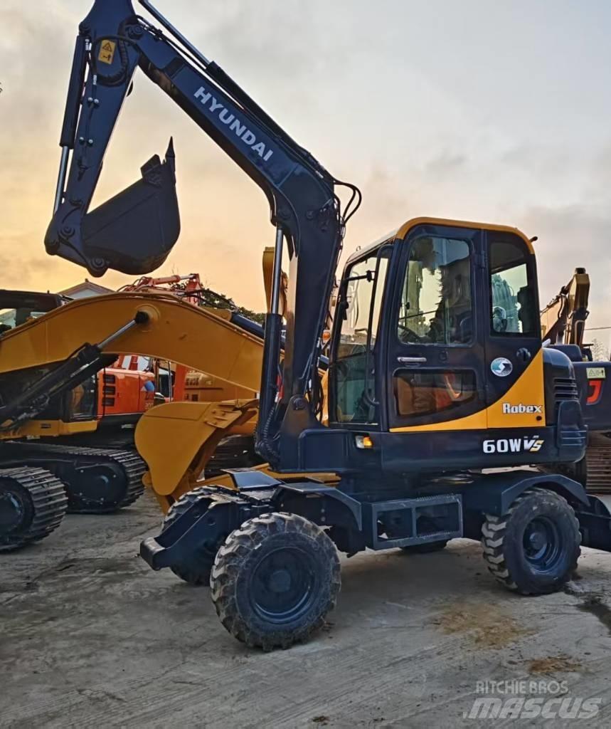 Hyundai 60 W Bagri na kolesih