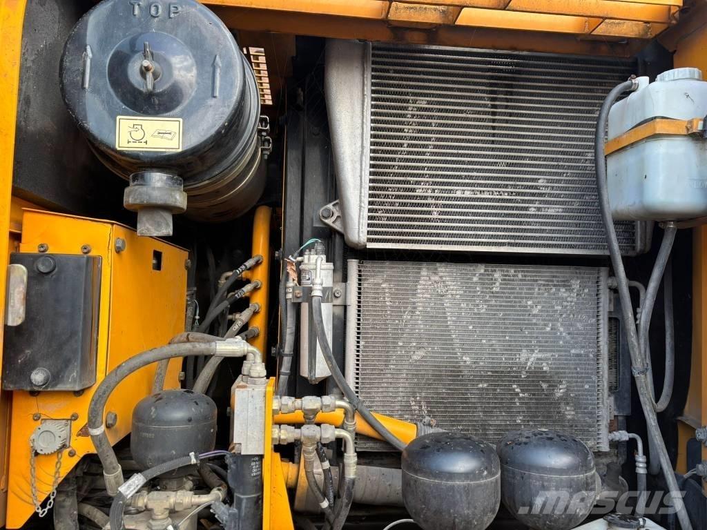 Hyundai 140W-7A Bagri na kolesih