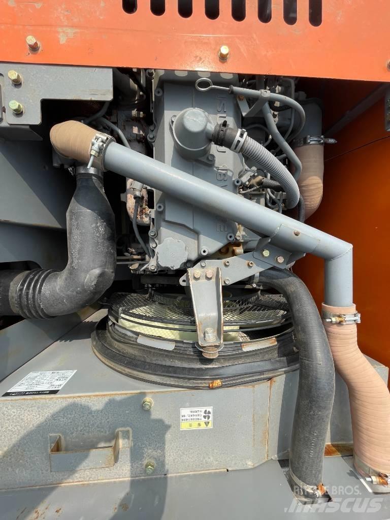 Hitachi ZX 200 Bagri goseničarji