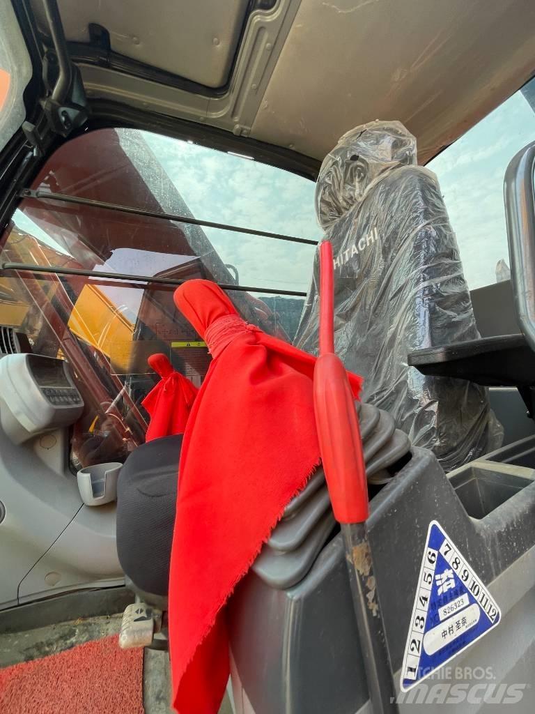 Hitachi ZX 200 Bagri goseničarji