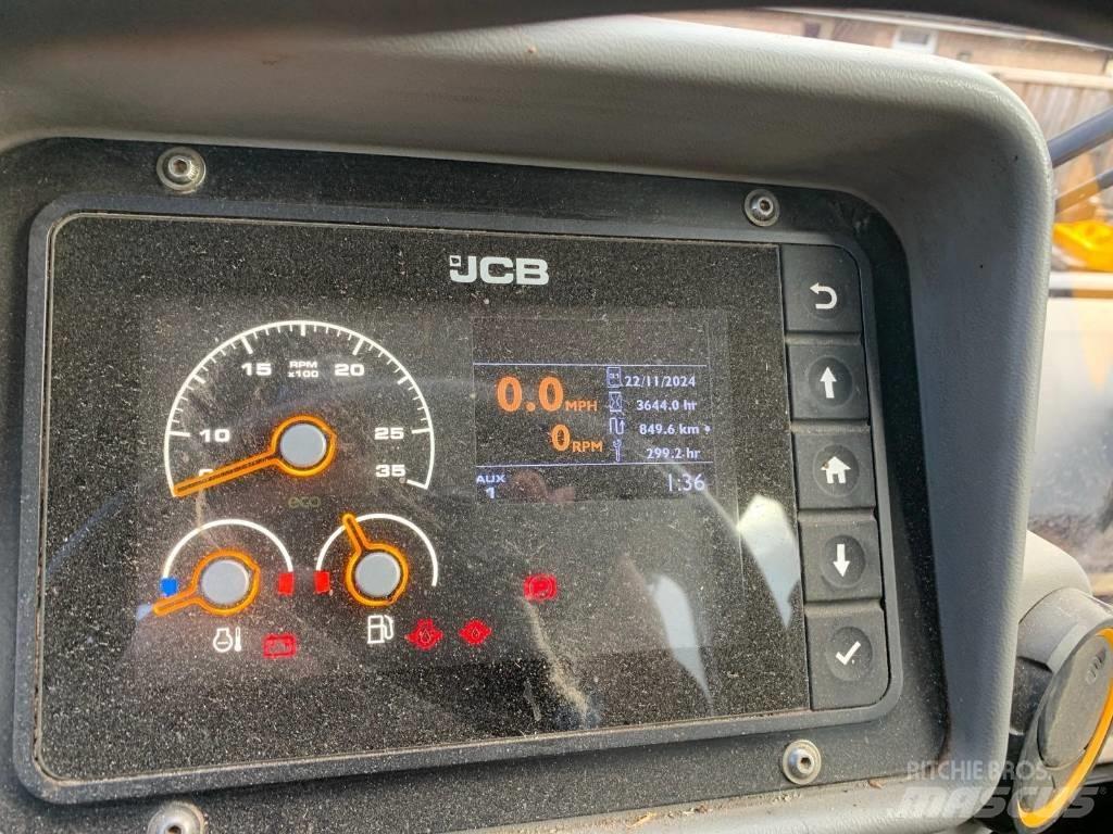 JCB TM 320 S Kmetijski teleskopski nakladalci