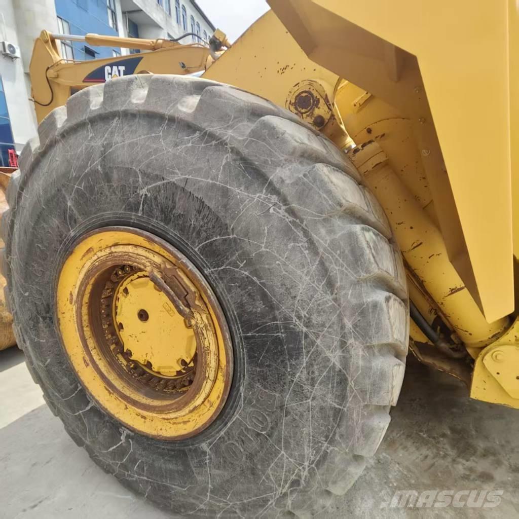 Komatsu WA 500-3 Kolesni nakladalci