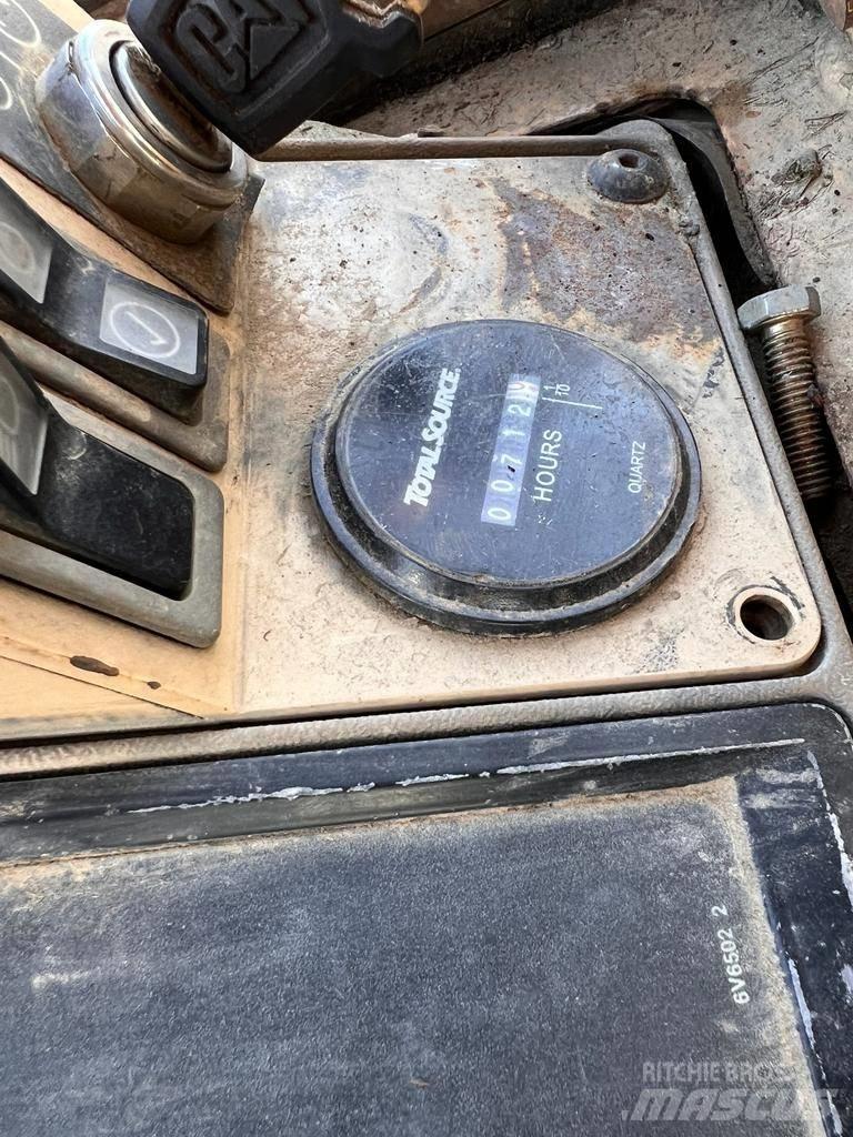 CAT 973 LGP Nakladalci goseničarji