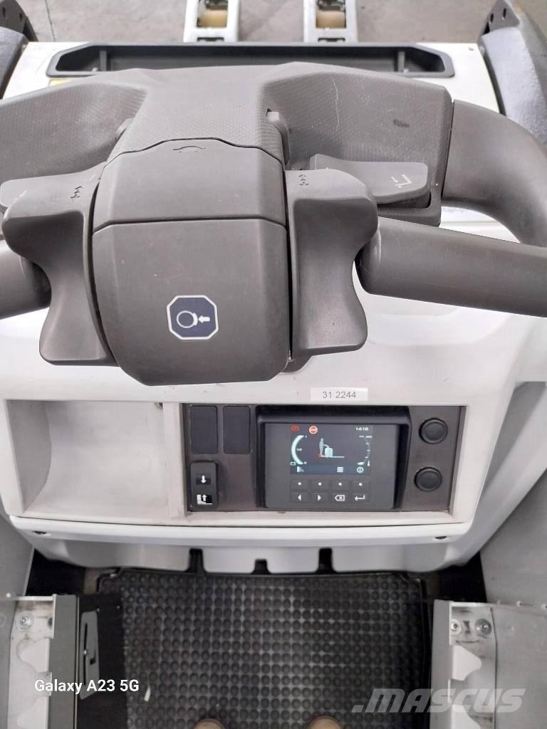 UniCarriers PLR200 Električni nizko dvižni viličar s stojiščem