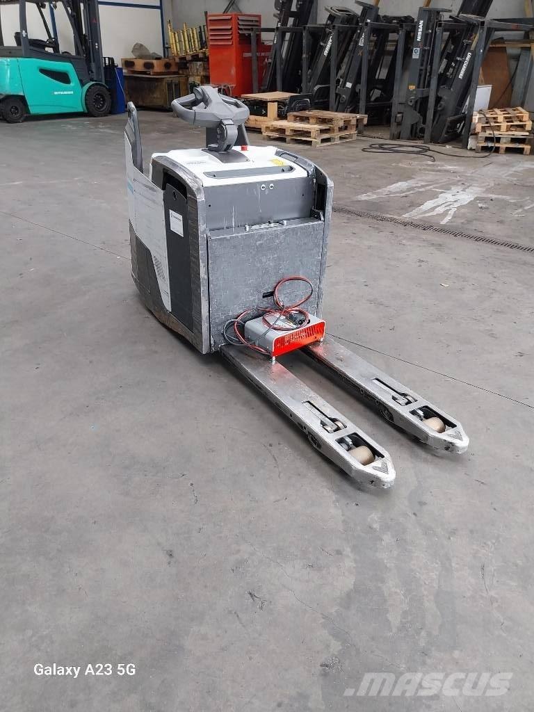 UniCarriers PLR200 Električni nizko dvižni viličar s stojiščem