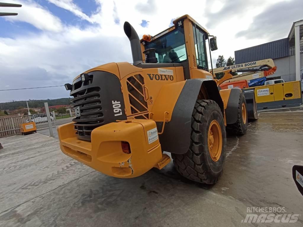 Volvo L 90 F Kolesni nakladalci