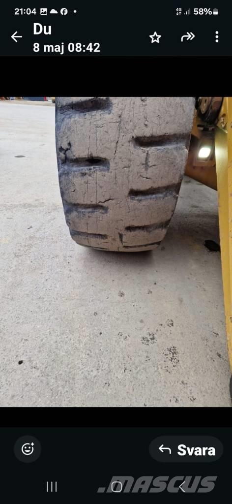 CAT 988K Kolesni nakladalci