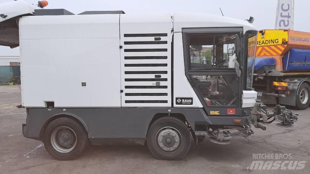 Ravo 580STH Cestni pometači