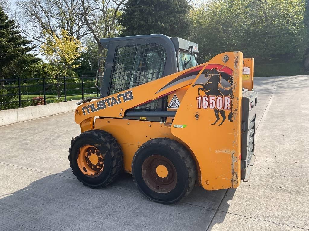 Mustang 1650 R Skid steer mini nakladalci