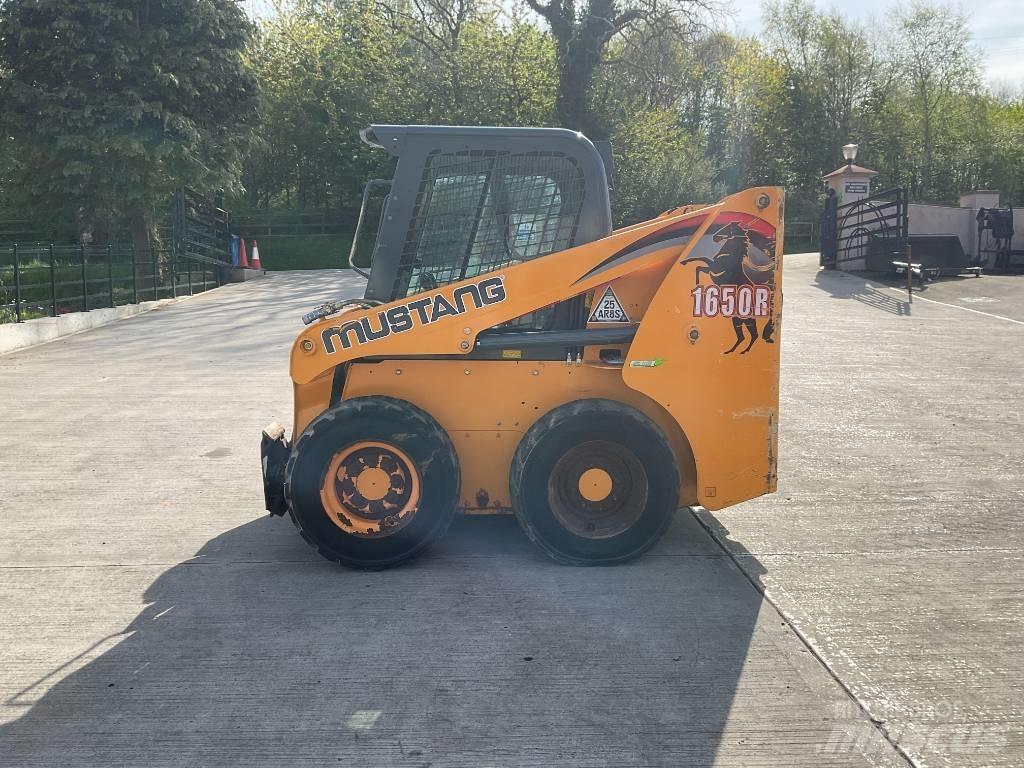 Mustang 1650 R Skid steer mini nakladalci
