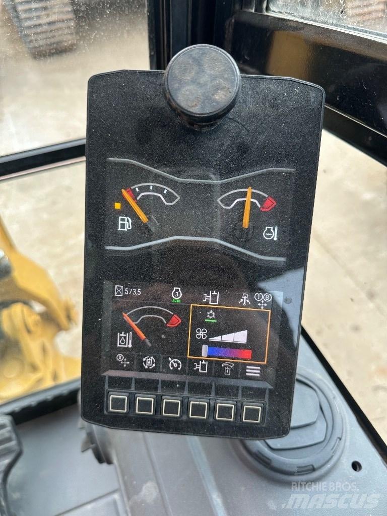 CAT 302 Mini bagri <7t