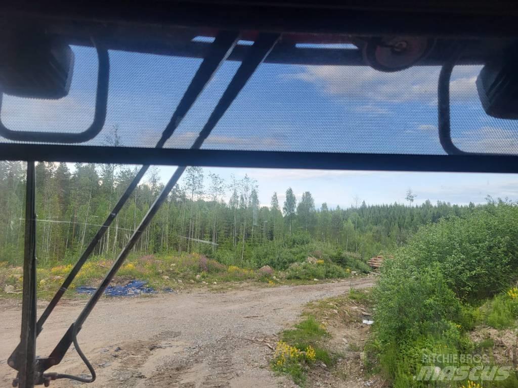 Komatsu 835 Forwarderji