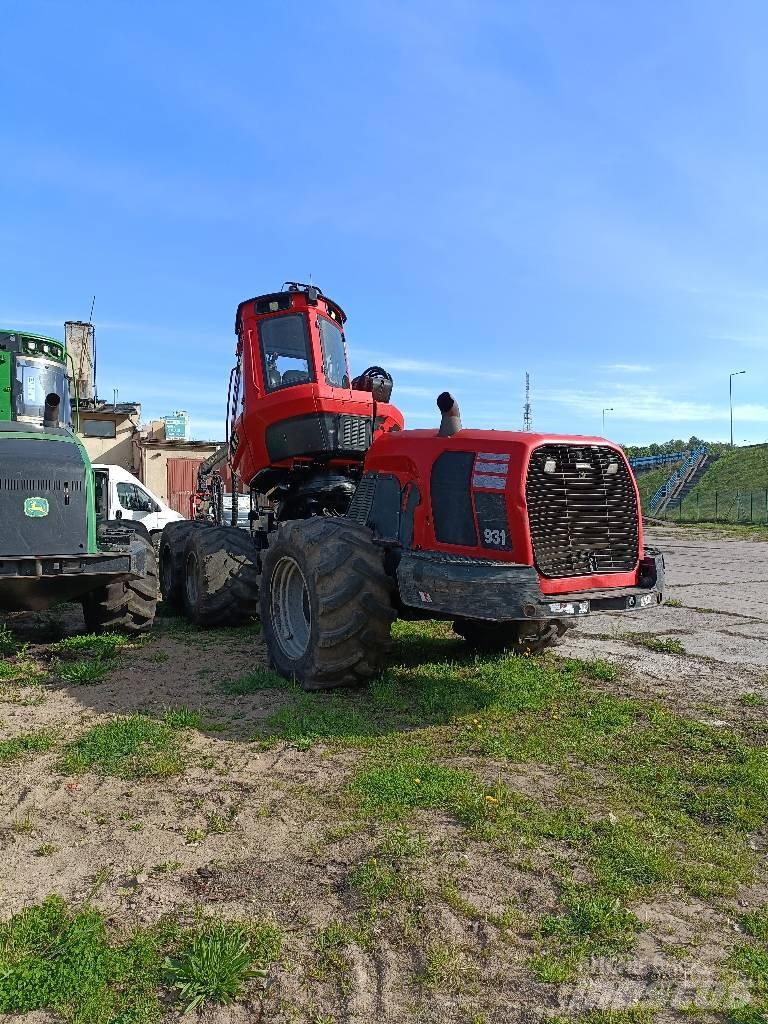 Komatsu 931 Harvesterji