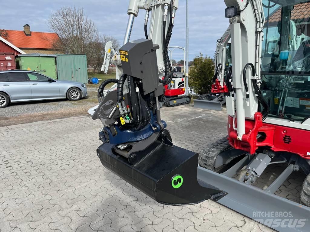 Takeuchi TB325R Mini bagri <7t