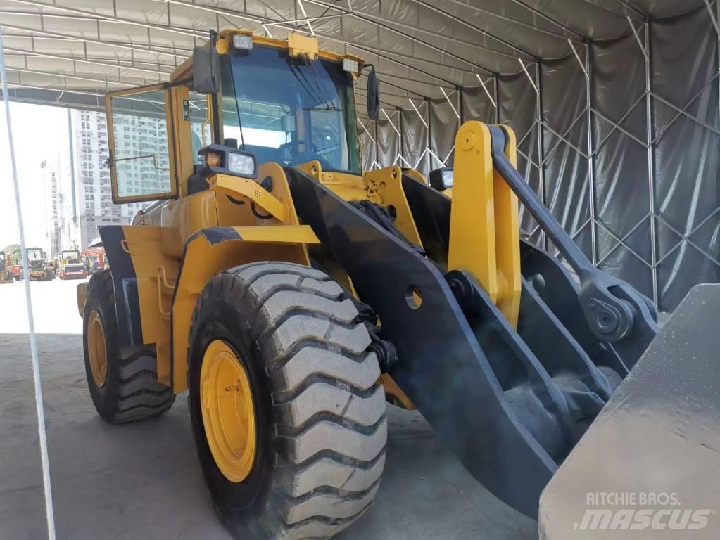 Volvo L 120 E Kolesni nakladalci