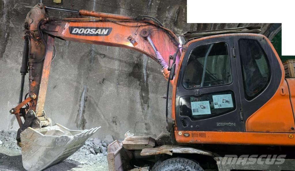 Doosan DX 210 W Bagri na kolesih