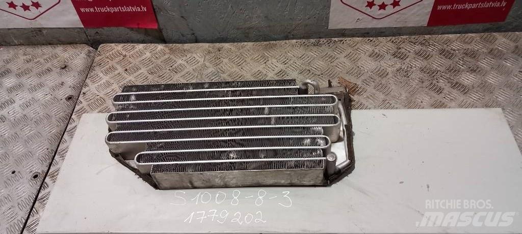 Scania R 440.    1779202 Radiatorji