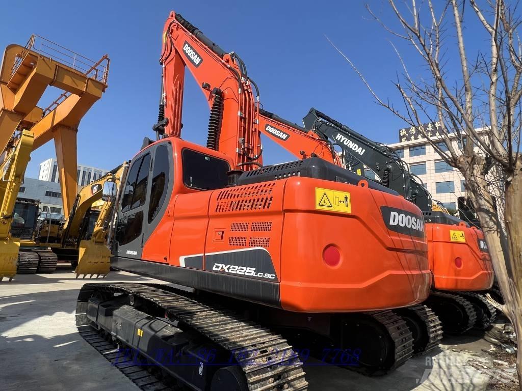 Doosan DX225 Bagri goseničarji
