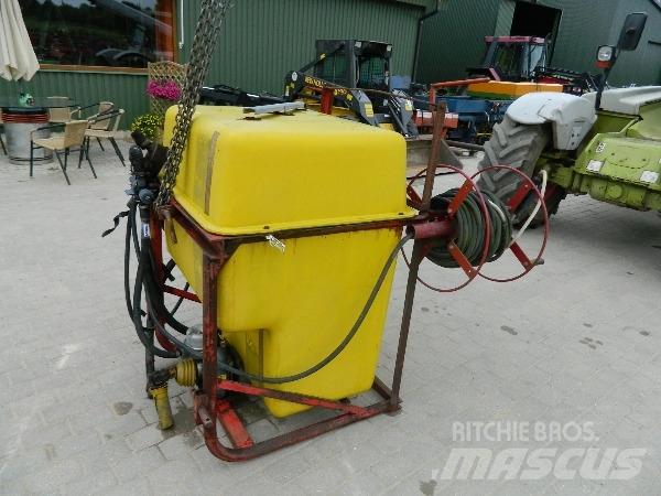  H-610 600 Vlečne škropilnice