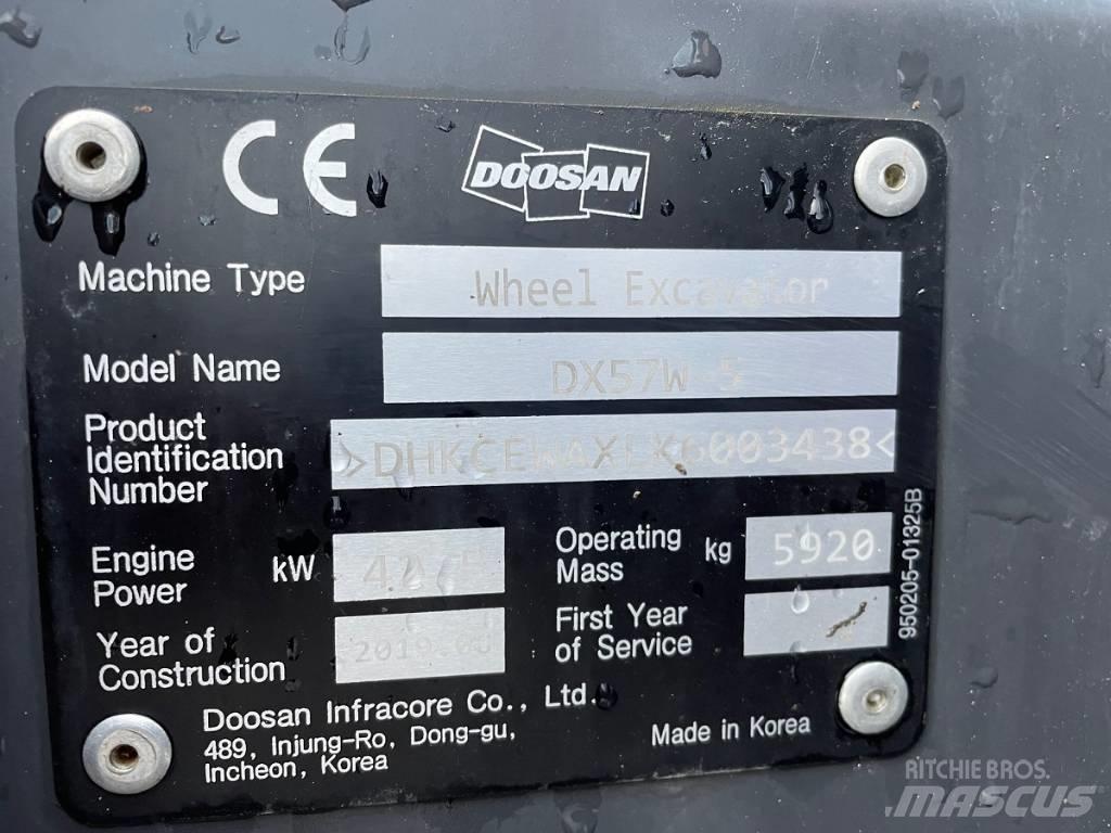 Doosan DX 57 W-5 Bagri na kolesih