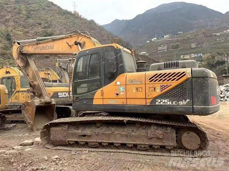 Hyundai R215VS Bagri na kolesih
